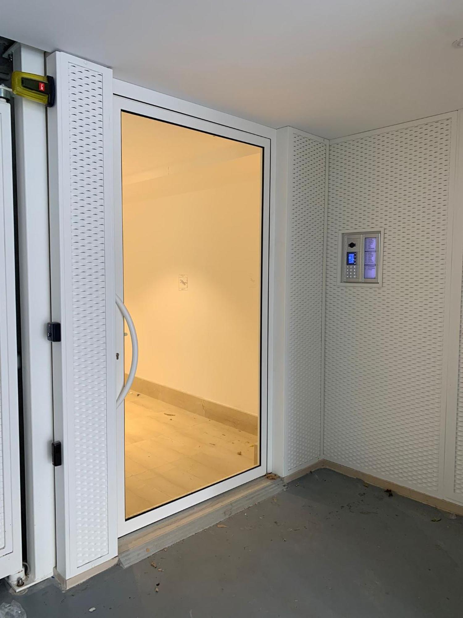Domus13-With Private Parking Apartment บารี ภายนอก รูปภาพ