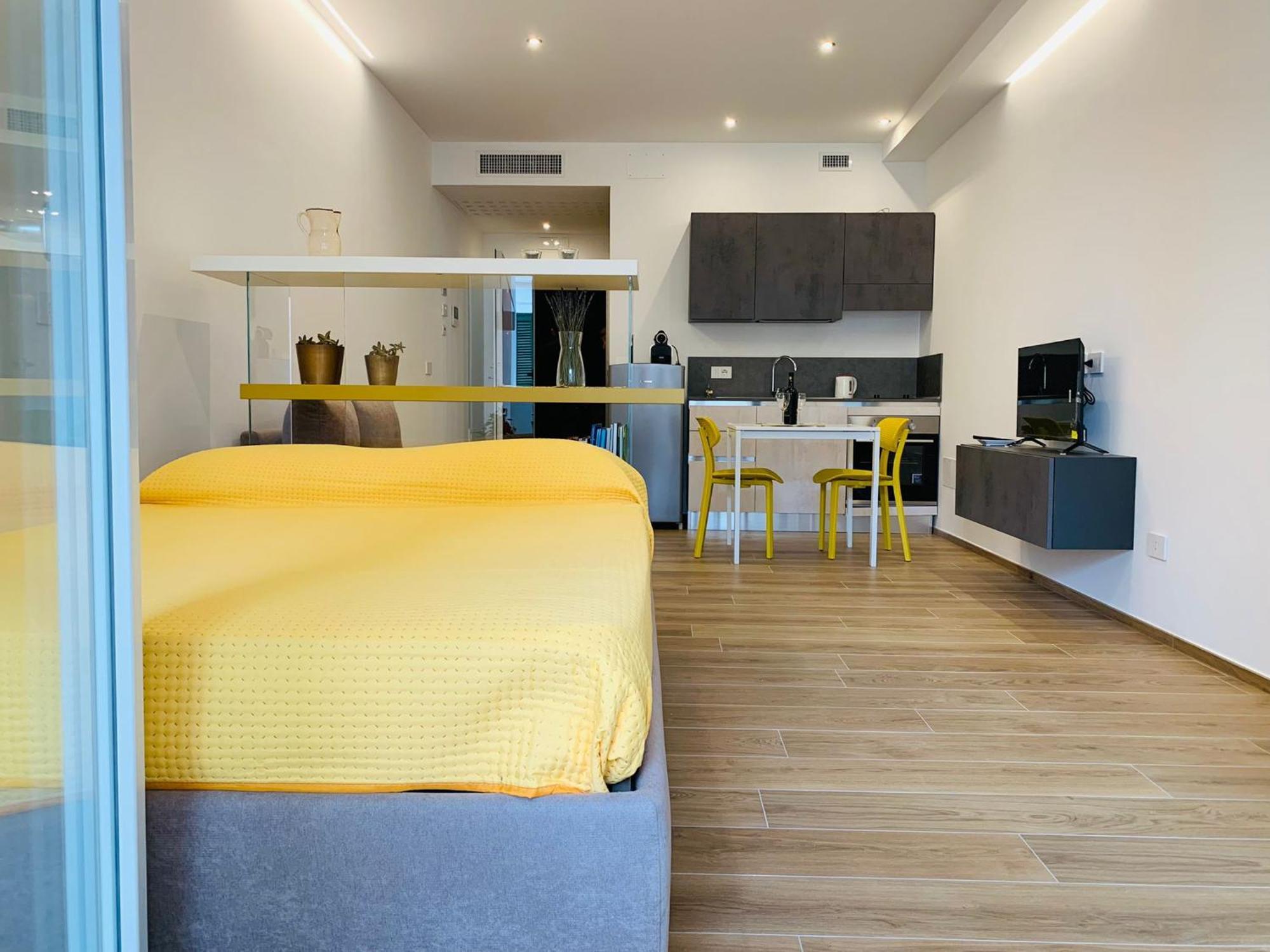 Domus13-With Private Parking Apartment บารี ภายนอก รูปภาพ