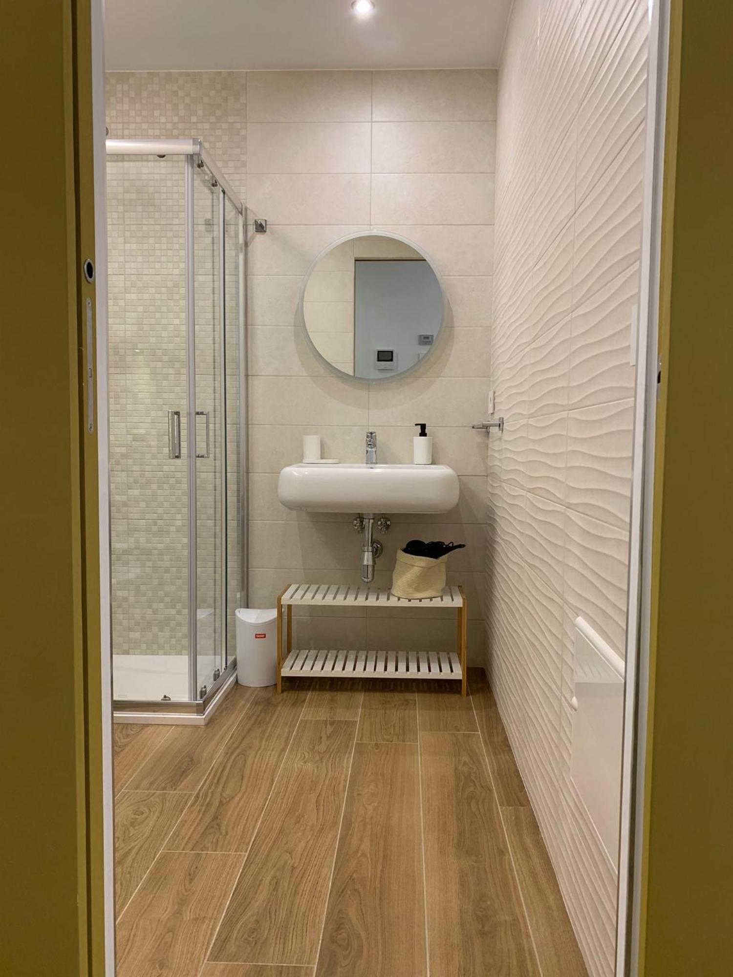 Domus13-With Private Parking Apartment บารี ภายนอก รูปภาพ
